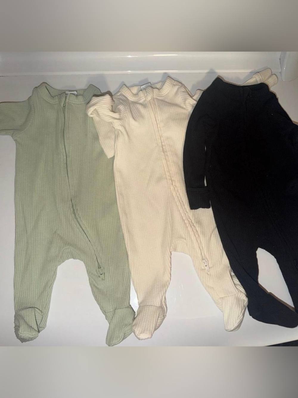 Ribbed 2 way zip sleep & play onsies (Green, Cream, Black)